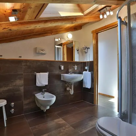 クランポン ホテル