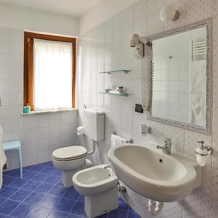 クランポン ホテル