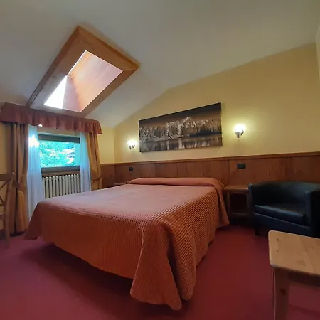 クランポン ホテル