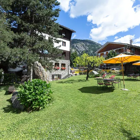 Crampon Готель Курмайор