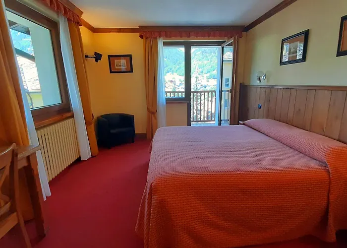 Отель Crampon Курмайор