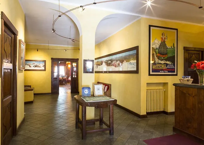 Отель Crampon 3*